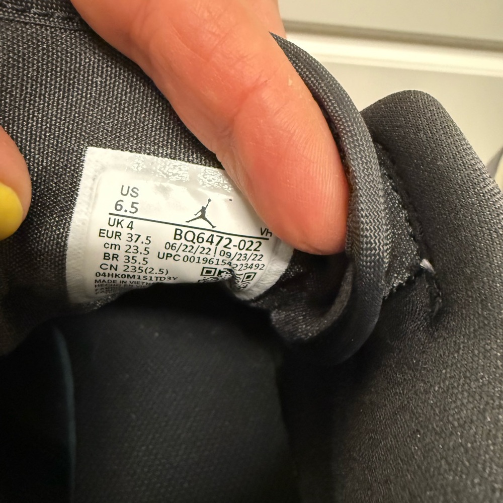Nike Air Jordan 1 Mid - cement gray - size 6.5 - Picture 8 of 10